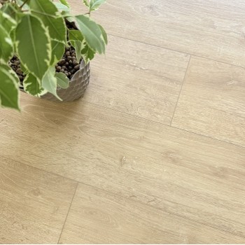 Ламинат EGGER Comfort Classic 32кл 8мм 4-v EC2828 Дуб Ильмень