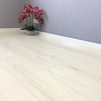Ламинат EGGER Comfort Classic 33кл 8мм 4-v EC1053 Дуб Кортина белый