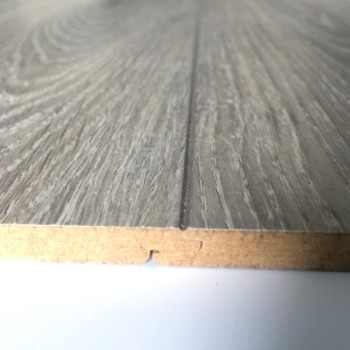 Ламинат EGGER Comfort Classic 33кл 8мм 4-v EC1056 Дуб Бардолино серый