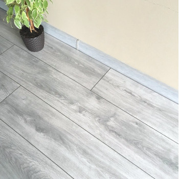 Ламинат EGGER Pro Classic 33кл 8мм 4-v Дуб Сириус