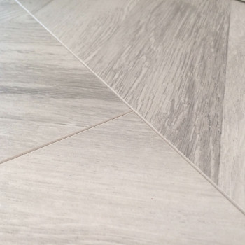 Ламинат EGGER Pro Large 33кл 8мм 4-v EPL243L Дуб Кестинкорт пепел