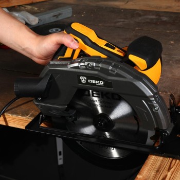 Пила циркулярная DEKO DKCS2300W