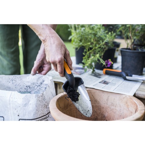 Совок садовый Premium FISKARS