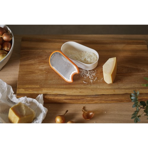 Терка с контейнером Functional Form Fiskars