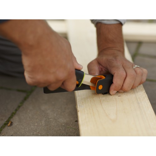 Нож для тяжелых работ с точилкой FISKARS