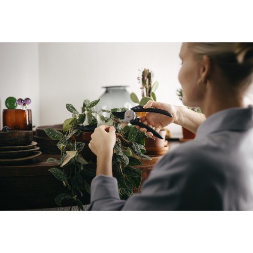 Секатор плоскостной FISKARS Solid P121