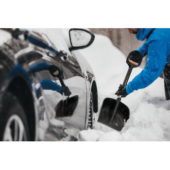 Лопата снеговая автомобильная телескопическая X-series FISKARS