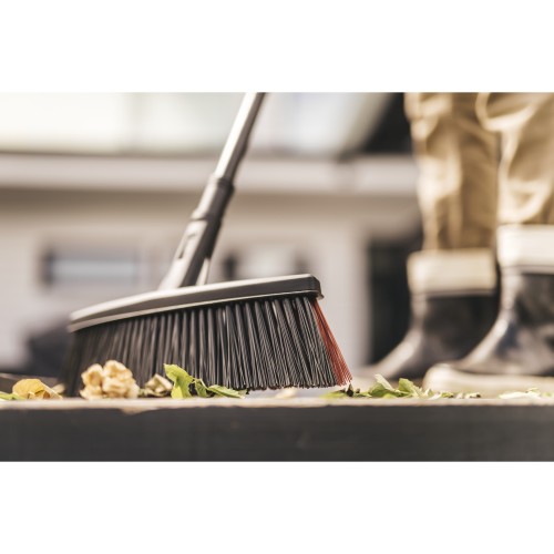 Метла средняя Solid FISKARS