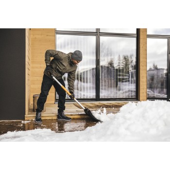 Лопата (скрепер) для снега X-series FISKARS