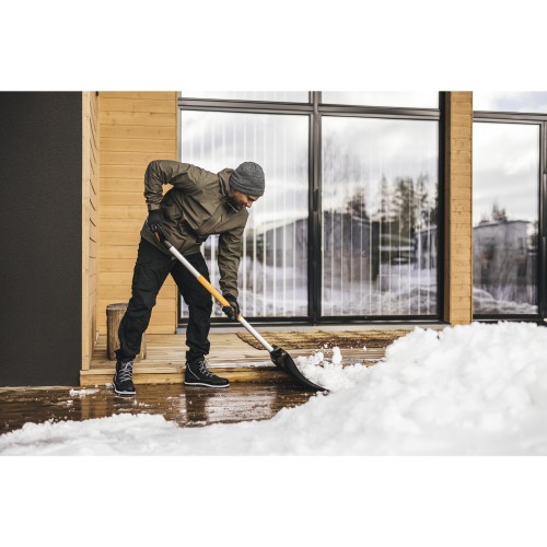 Лопата (скрепер) для снега X-series FISKARS