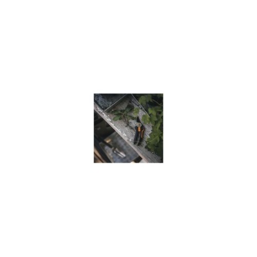 Секатор плоскостной Solid P321 FISKARS