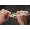 Нож с выдвижным, сменным лезвием 25мм CarbonMax FISKARS