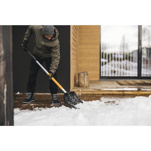 Лопата (скрепер) для уборки снега телескопическая X-series FISKARS