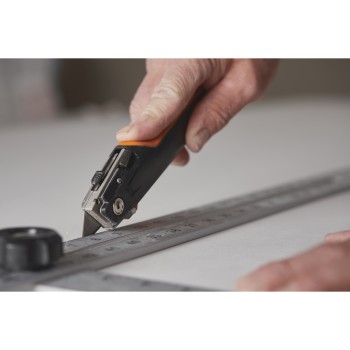 Нож для гипсокартона со сменным лезвием CarbonMax FISKARS