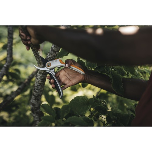 Секатор плоскостной металлический FISKARS Plus P531