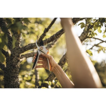 Секатор плоскостной металлический FISKARS Plus P531