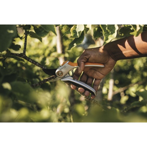 Секатор плоскостной металлический FISKARS Plus P531
