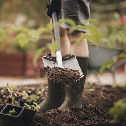 Лопата штыковая с закругл.лезвием Ergonomic FISKARS