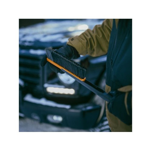 Щетка для снега 76см со скребком Plus FISKARS