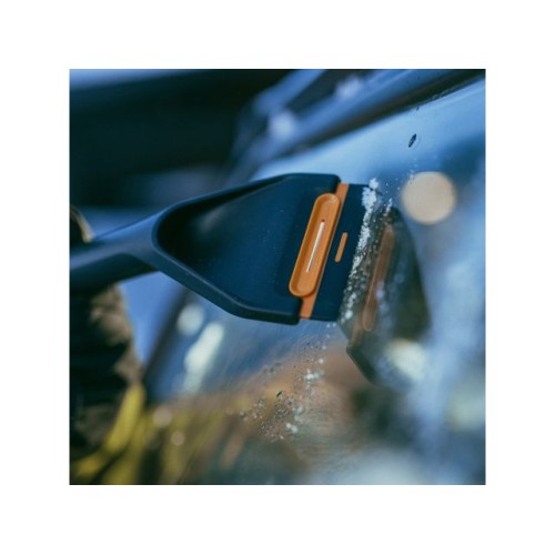 Щетка для снега 96-121см телескоп. со скребком X-series FISKARS