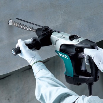Перфоратор MAKITA HR 4002 в чем.