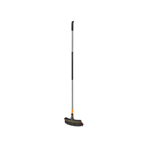 Метла эргономичная FISKARS