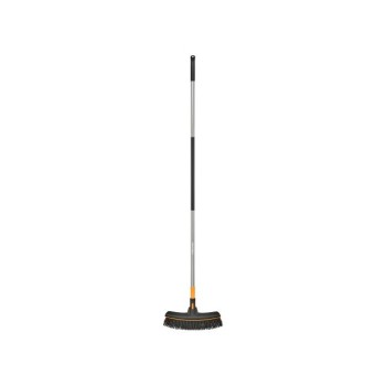 Метла эргономичная FISKARS
