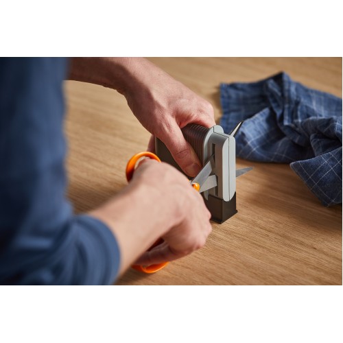 Точилка для ножниц Clip-Sharp Fiskars